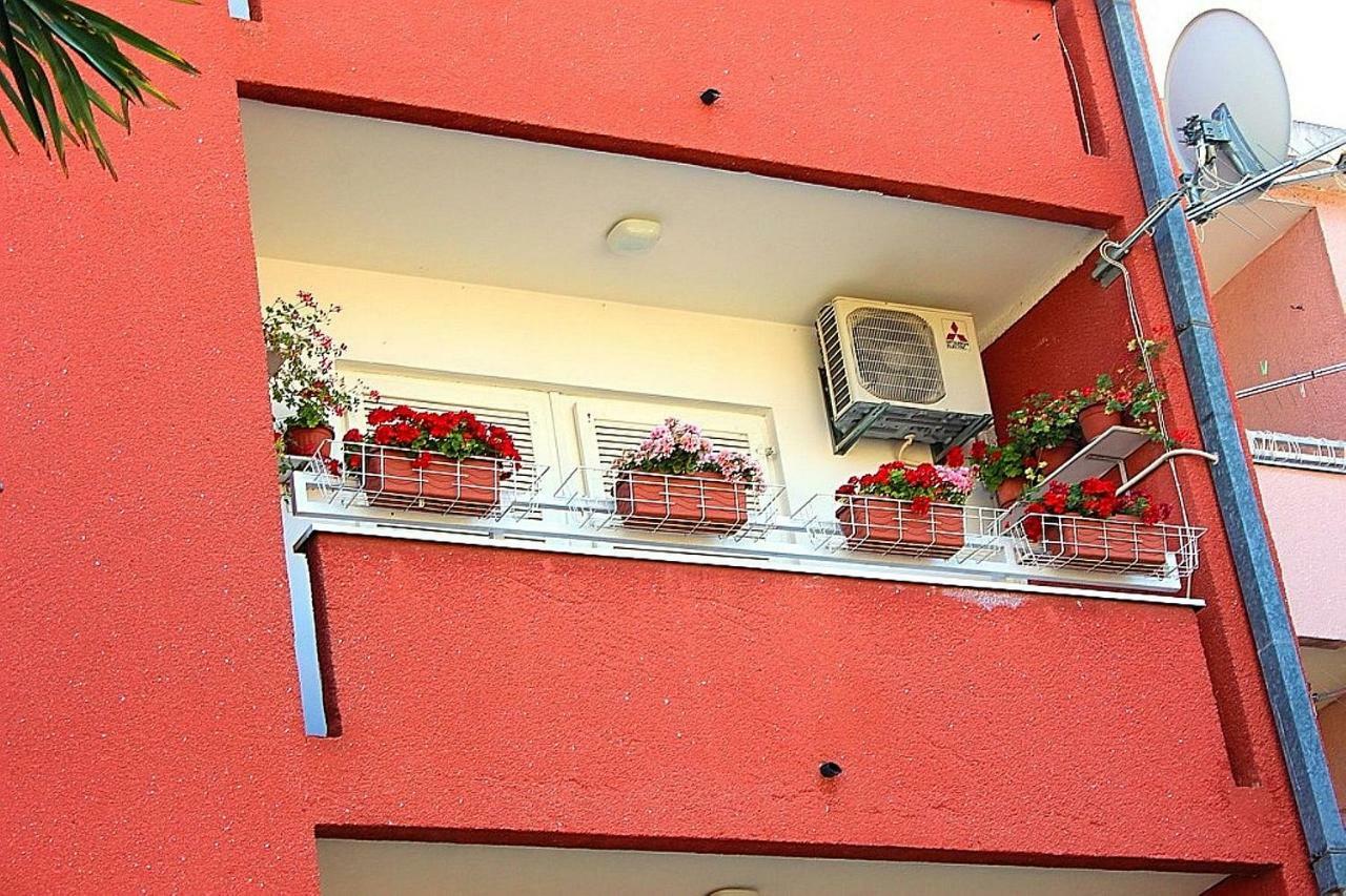 Mila Apartment Porec Exterior photo